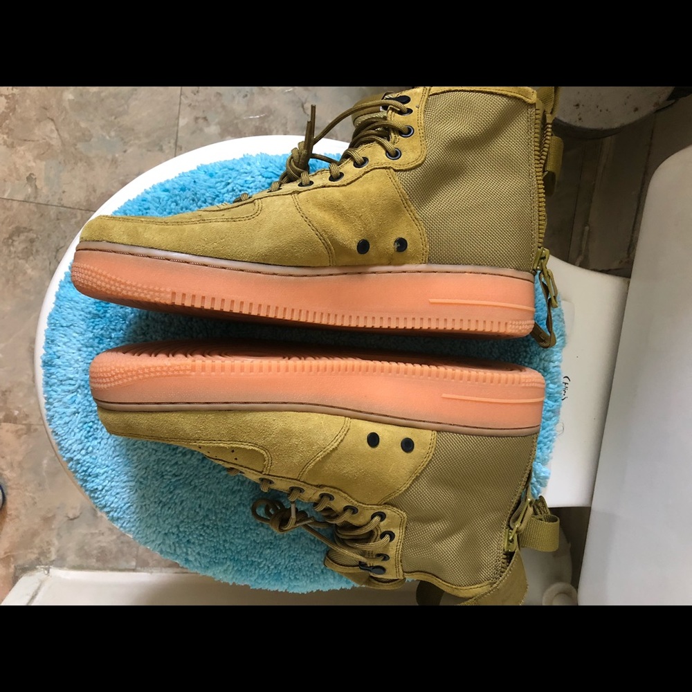 Nike SF Air Force 1 Mid (New Without box) - Picture 6 of 8